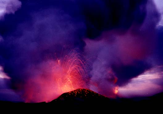volcano3.jpg (18686 bytes)